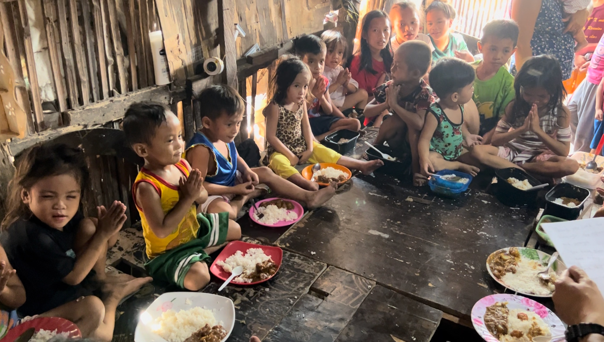 Children are having lunch